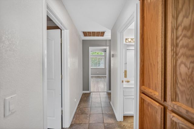 8758 Freesia Dr, Elk Grove, CA 95624