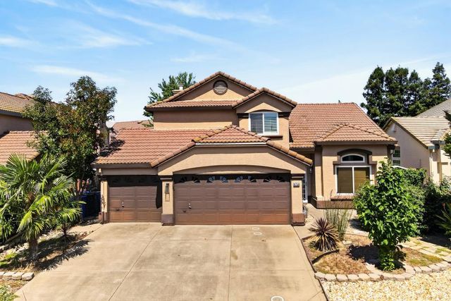 8758 Freesia Dr, Elk Grove, CA 95624