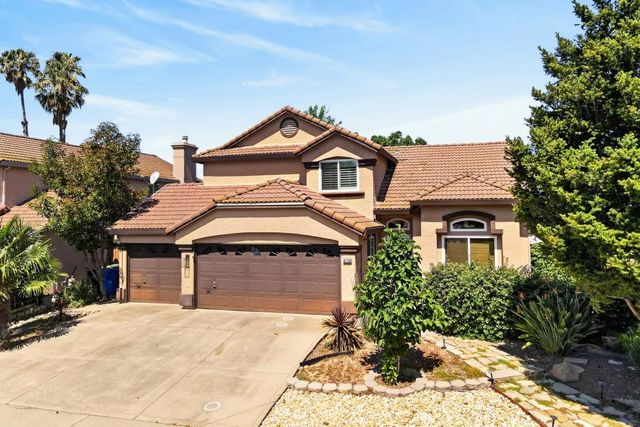 8758 Freesia Dr, Elk Grove, CA 95624