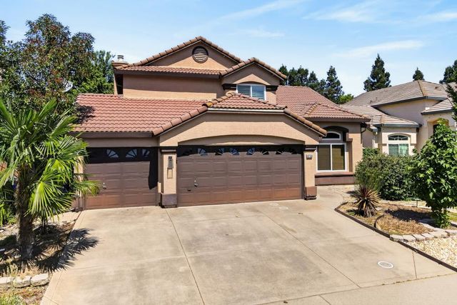 8758 Freesia Dr, Elk Grove, CA 95624