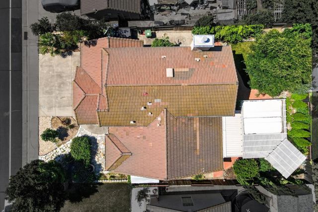 8758 Freesia Dr, Elk Grove, CA 95624