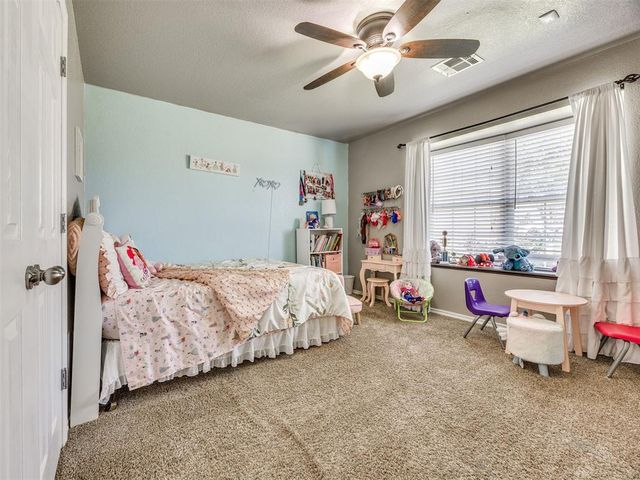 625 SW 38th Place, Moore, OK 73160