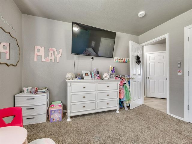 625 SW 38th Place, Moore, OK 73160