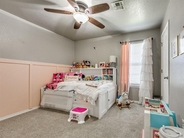 625 SW 38th Place, Moore, OK 73160