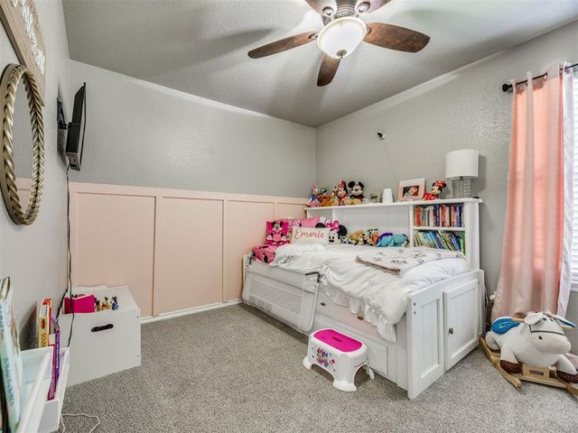 625 SW 38th Place, Moore, OK 73160