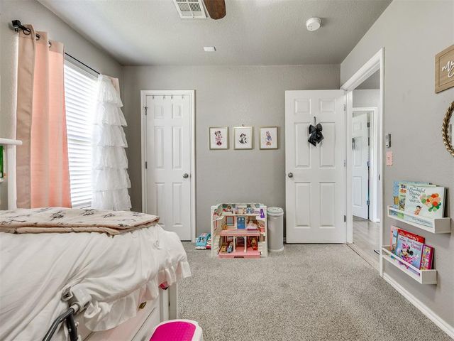 625 SW 38th Place, Moore, OK 73160