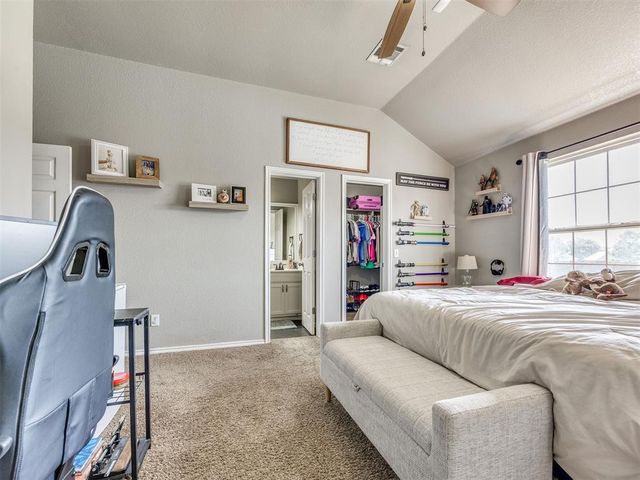 625 SW 38th Place, Moore, OK 73160