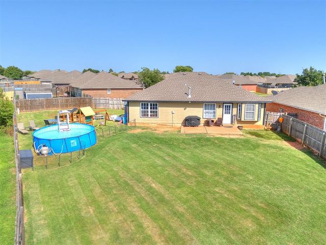 625 SW 38th Place, Moore, OK 73160