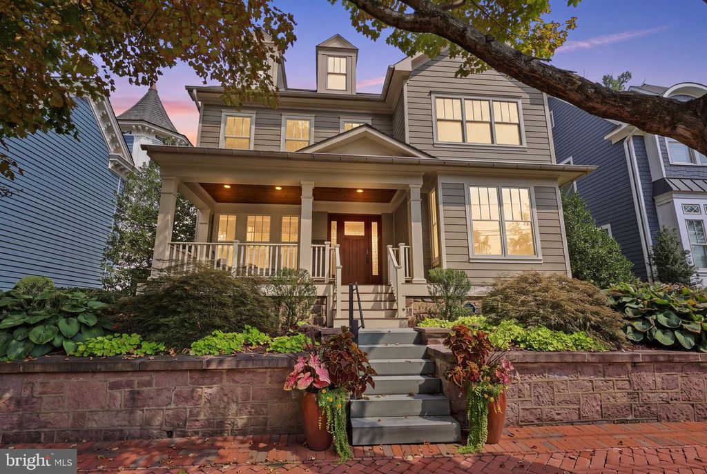 117 N STATE ST, NEWTOWN, PA 18940 — exterior