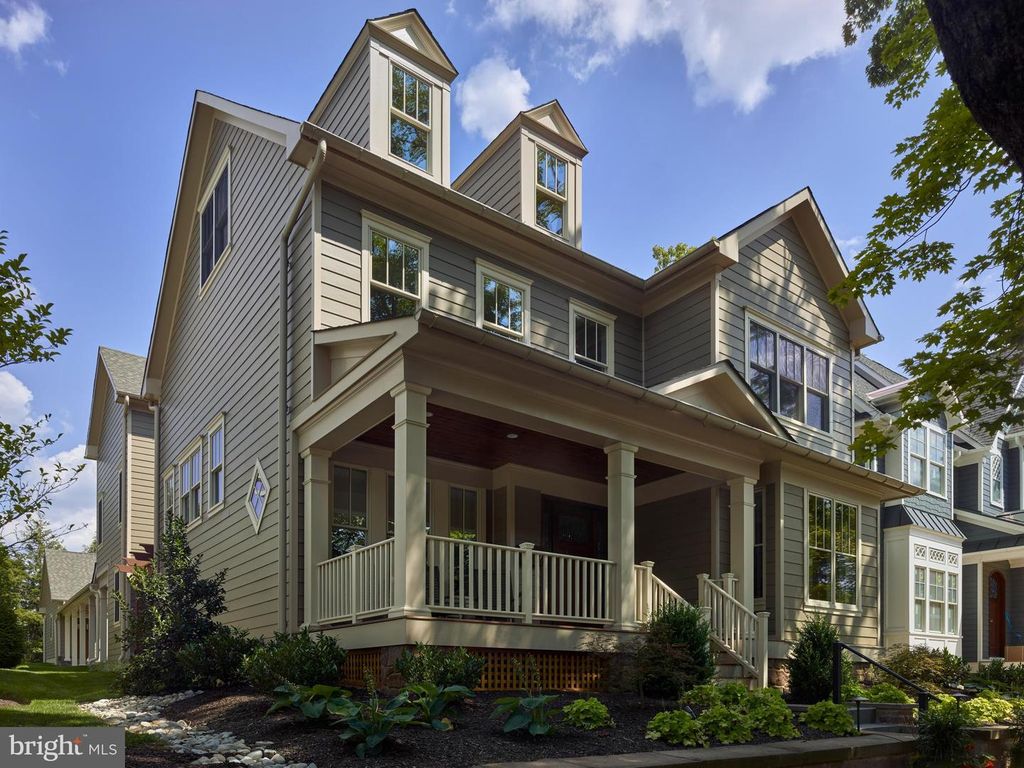 117 N STATE ST, NEWTOWN, PA 18940 — photo 2