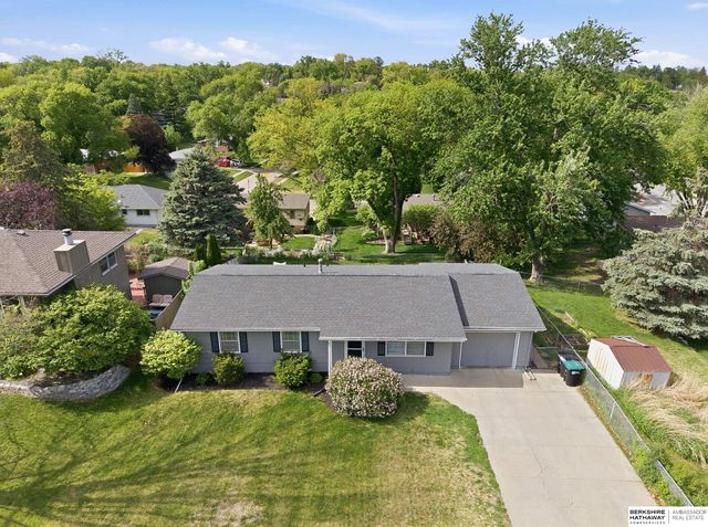 9818 Pratt Street, Omaha, NE 68134