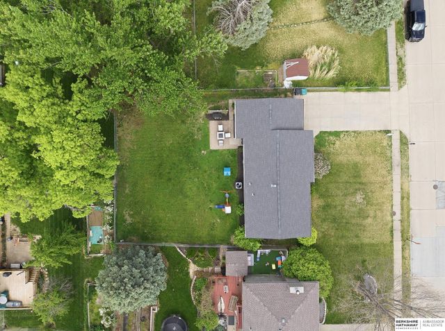9818 Pratt Street, Omaha, NE 68134