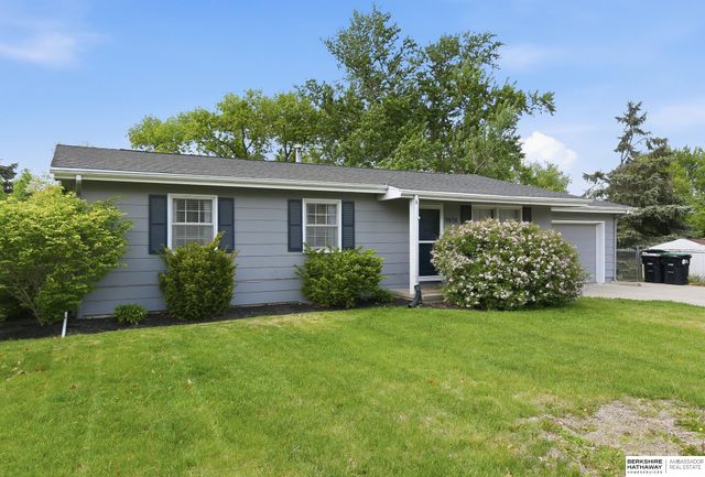 9818 Pratt Street, Omaha, NE 68134