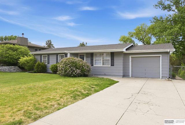 9818 Pratt Street, Omaha, NE 68134