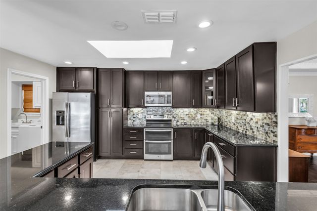 7822 Glenneagle Drive, Dallas, TX 75248