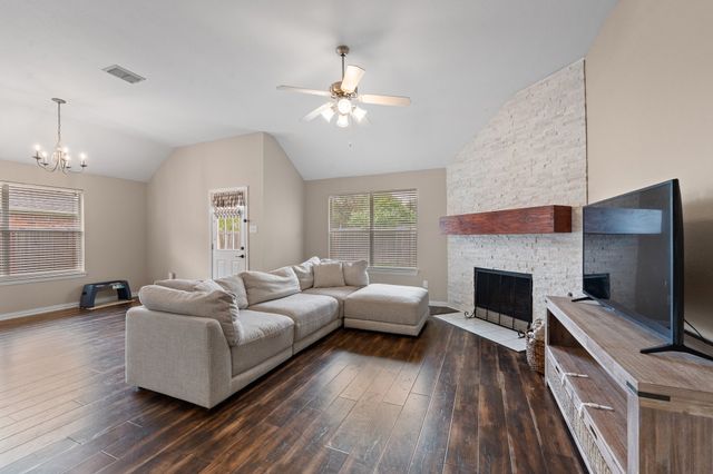 3205 Chesington Drive, Fort Worth, TX 76137