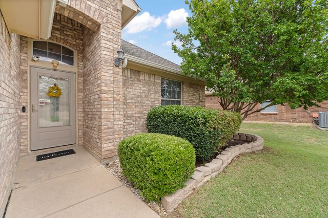 3205 Chesington Drive, Fort Worth, TX 76137