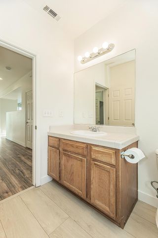 2721 Holland Avenue, Clovis, CA 93611