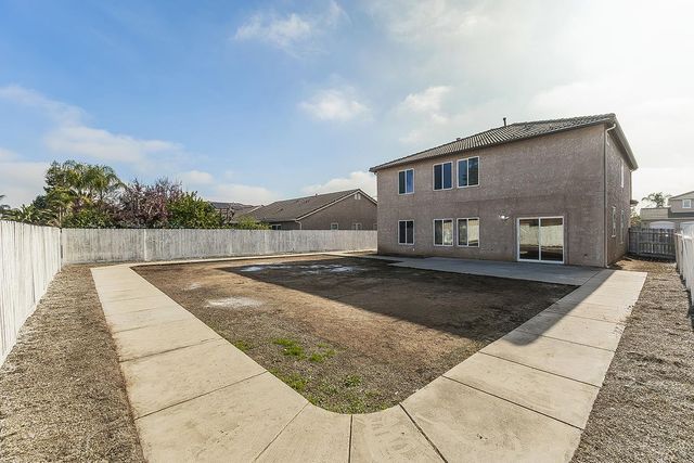 2721 Holland Avenue, Clovis, CA 93611