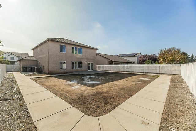 2721 Holland Avenue, Clovis, CA 93611