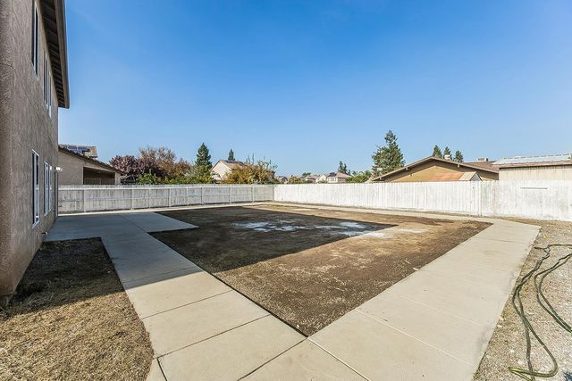 2721 Holland Avenue, Clovis, CA 93611