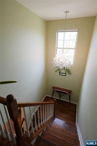 10 Queens Lane, Wayne, NJ 07470