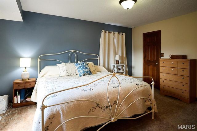 2925 Westborough Drive, St Charles, MO 63301