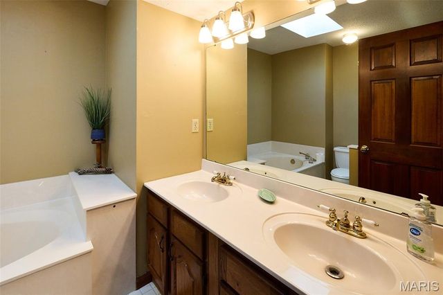 2925 Westborough Drive, St Charles, MO 63301