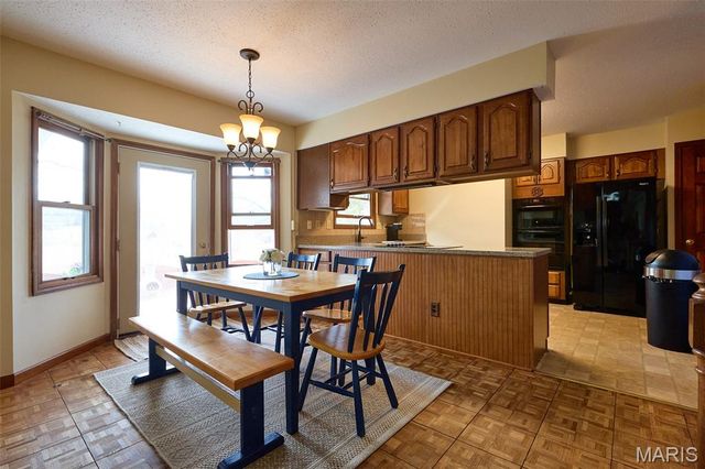 2925 Westborough Drive, St Charles, MO 63301