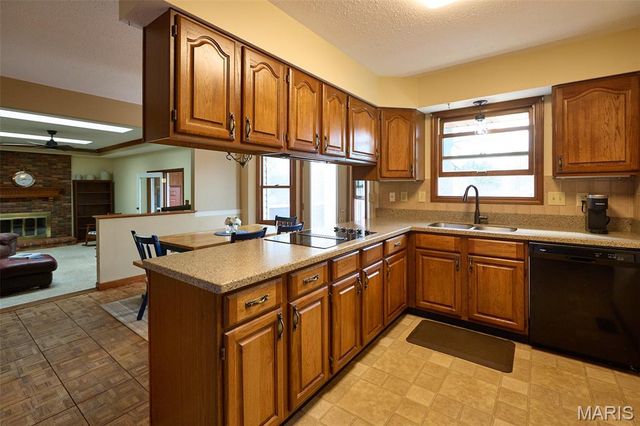 2925 Westborough Drive, St Charles, MO 63301