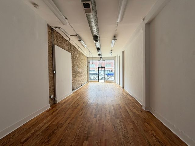 5237 N Damen Avenue, Chicago, IL 60625