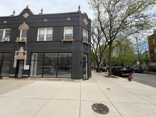 5237 N Damen Avenue, Chicago, IL 60625