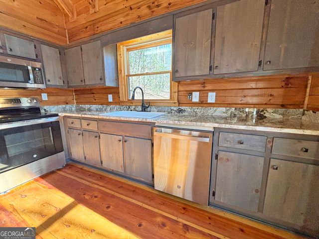 571 Jones Creek Road, Ellijay, GA 30540