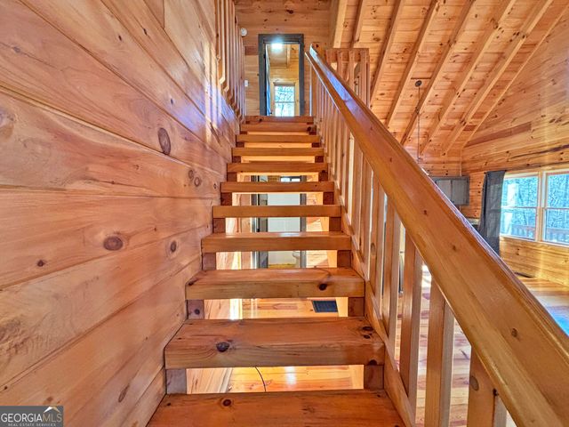 571 Jones Creek Road, Ellijay, GA 30540