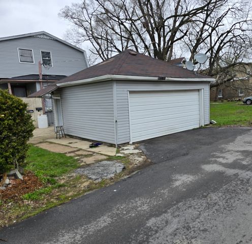 1949 BURR OAK Avenue, Blue Island, IL 60406