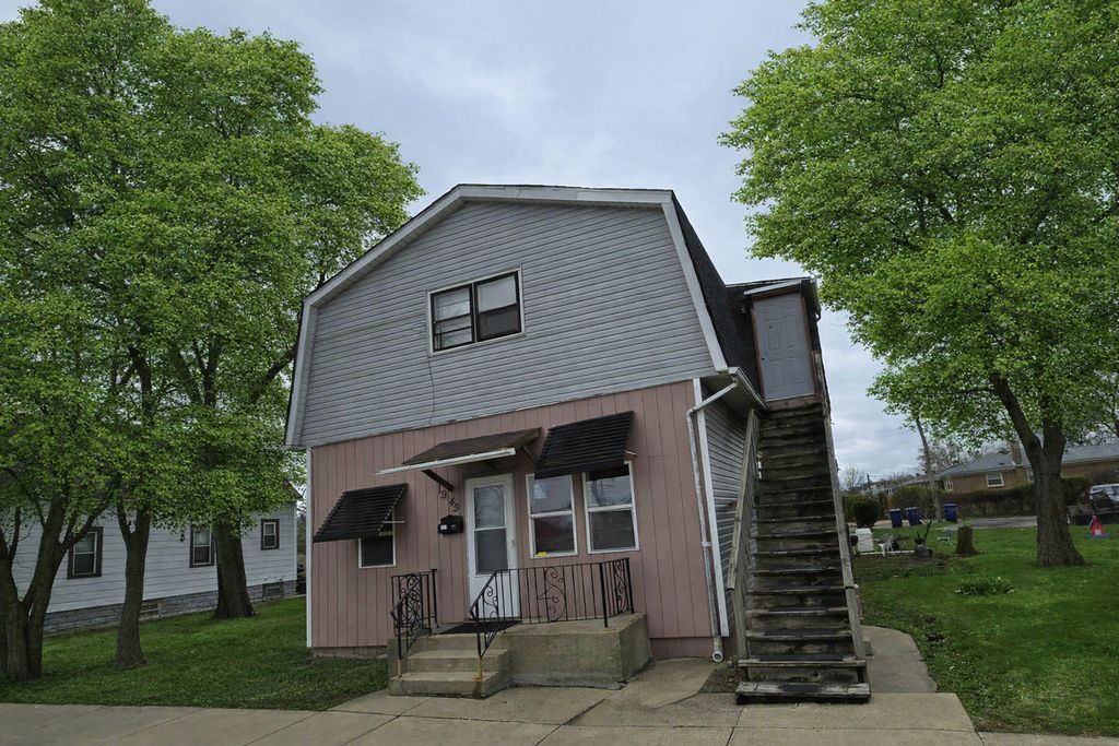 1949 BURR OAK Avenue, Blue Island, IL 60406