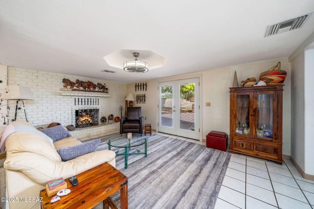 2350 W Sunkist Road, Tucson, AZ 85755