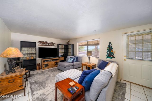 2350 W Sunkist Road, Tucson, AZ 85755