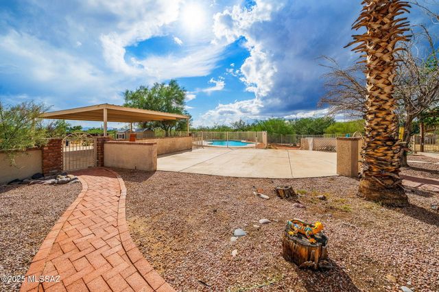 2350 W Sunkist Road, Tucson, AZ 85755