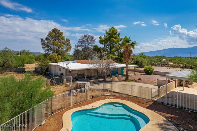 2350 W Sunkist Road, Tucson, AZ 85755