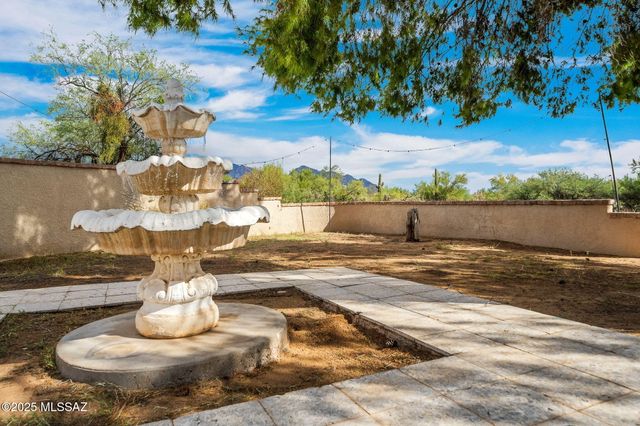 2350 W Sunkist Road, Tucson, AZ 85755