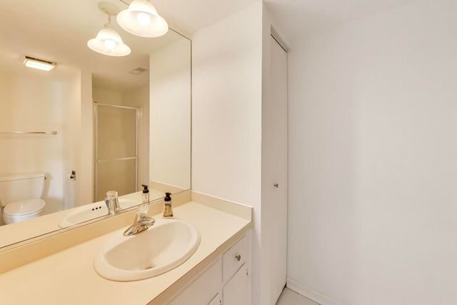 4932 Circle Court 502, Crestwood, IL 60418