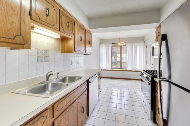 4932 Circle Court 502, Crestwood, IL 60418