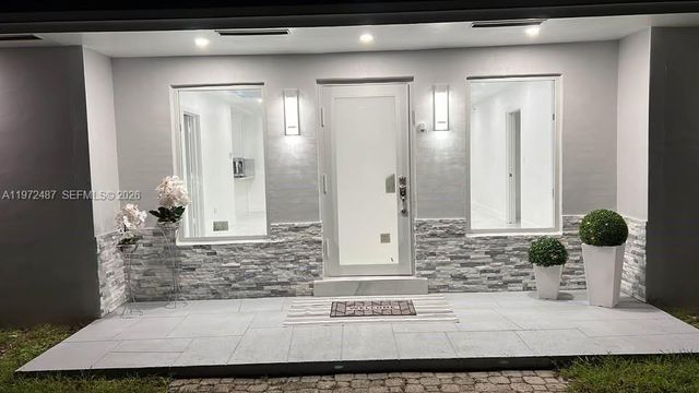 27501 SW 162nd Ct, Homestead, FL 33031