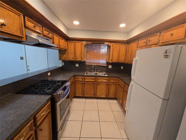 13806 Long Glen Drive, Houston, TX 77039