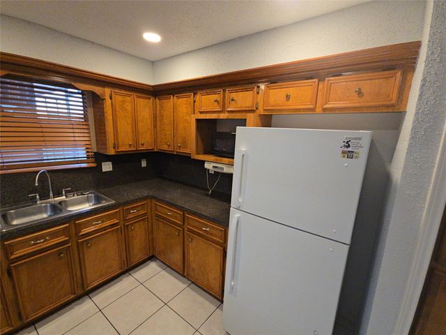 13806 Long Glen Drive, Houston, TX 77039