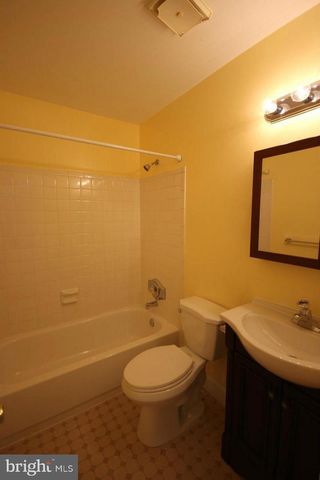 3920 BRADWATER ST, Fairfax, VA 22031