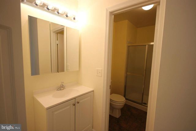 3920 BRADWATER ST, Fairfax, VA 22031
