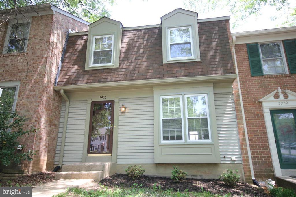 3920 BRADWATER ST, Fairfax, VA 22031