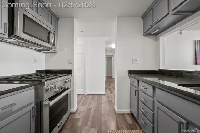 250 E HARBORTOWN Drive 1405, Detroit, MI 48207